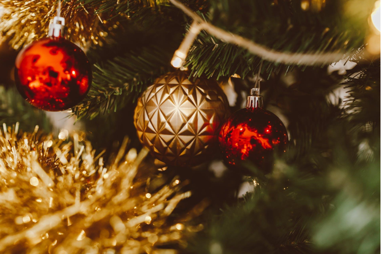 A Magical Barn Wedding in Naples During Christmas